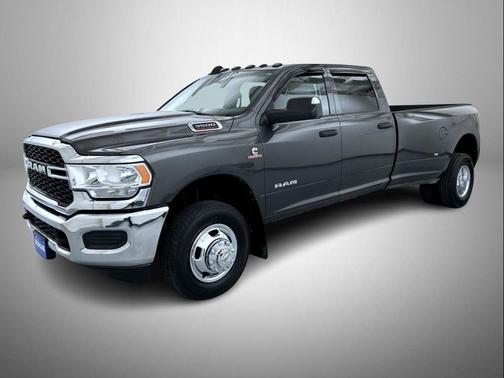 2022 RAM 3500 Tradesman Crew Cab 4x4 8' Box
