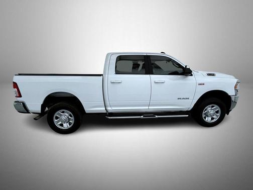 Bright White Clearcoat 2021 RAM 2500 Big Horn Crew Cab 4x4 6'4' Box