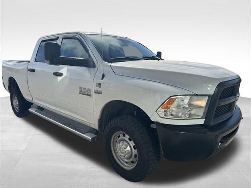 2017 RAM 2500 Tradesman Crew Cab 4x4 6'4' Box