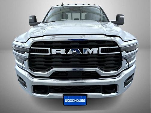 2025 RAM 3500 Big Horn Crew Cab 4x4 8' Box