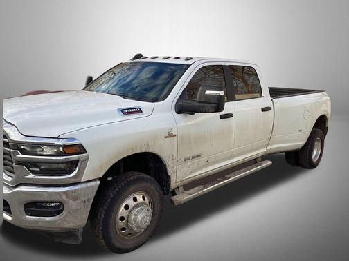 2025 RAM 3500 Big Horn Crew Cab 4x4 8' Box