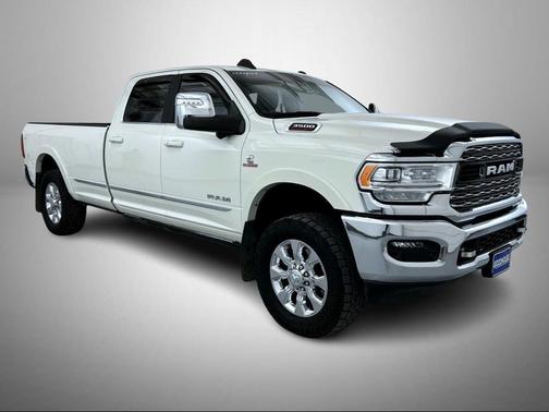 2024 RAM 3500 Limited Crew Cab 4x4 8' Box