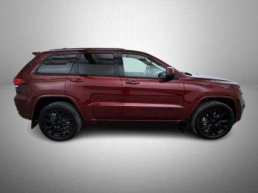 2022 Jeep Grand Cherokee Laredo