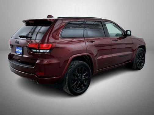 2022 Jeep Grand Cherokee Laredo