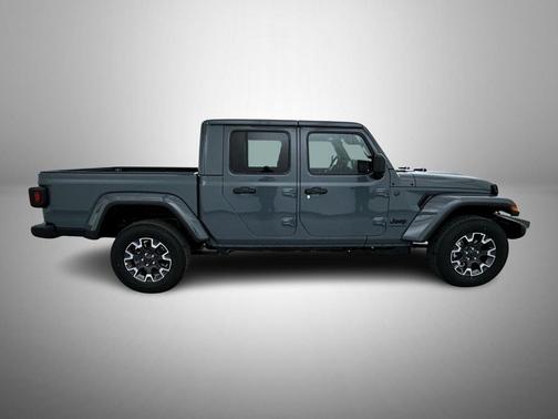 2026 Jeep Gladiator Sahara 4x4