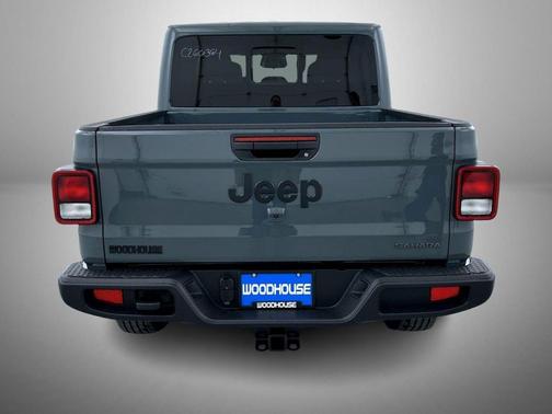 2026 Jeep Gladiator Sahara 4x4