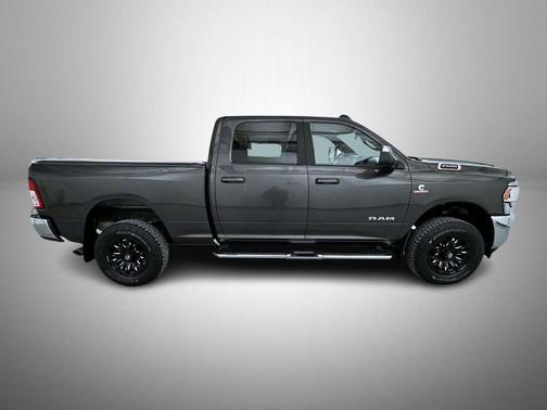 2021 RAM 2500 Big Horn Crew Cab 4x4 6'4' Box