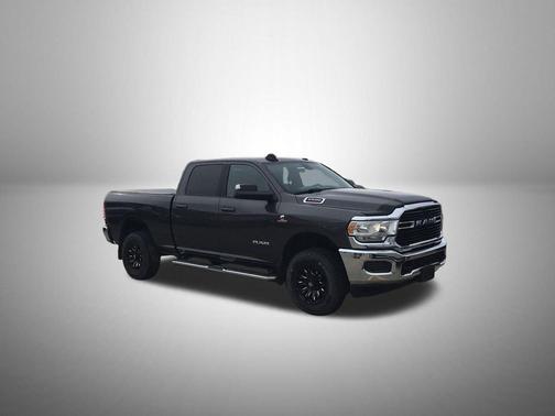 2021 RAM 2500 Big Horn Crew Cab 4x4 6'4' Box