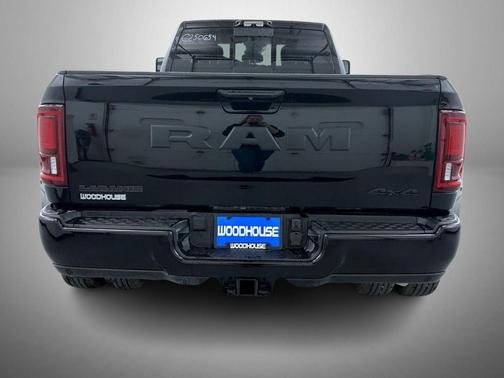 2025 RAM 3500 Laramie Crew Cab 4x4 8' Box