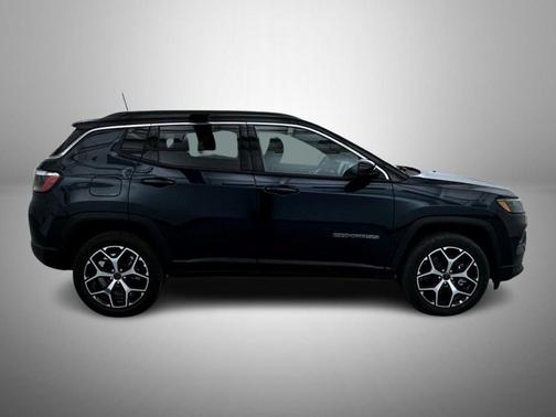Fathom Blue Pearl Coat 2026 Jeep Compass Limited