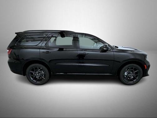 DB Black Crystal Clearcoat 2026 Dodge Durango GT Plus