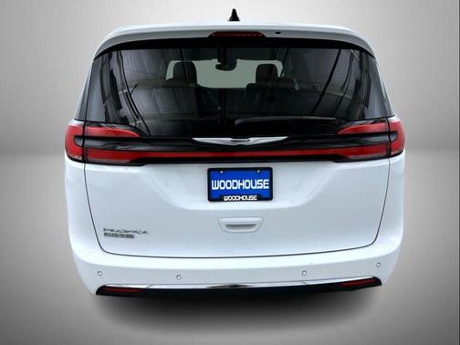 Bright White Clearcoat 2024 Chrysler Pacifica Touring L
