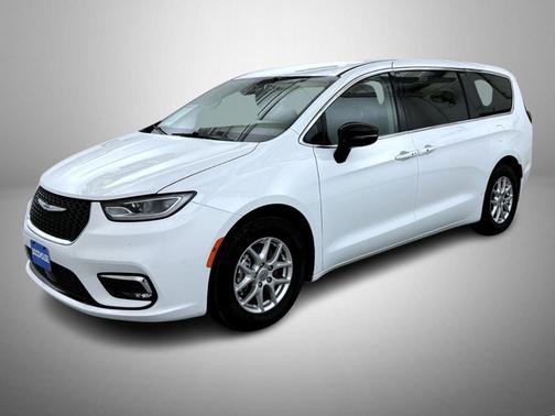 Bright White Clearcoat 2024 Chrysler Pacifica Touring L