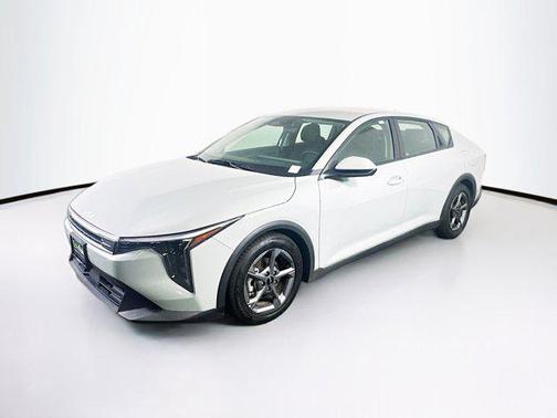 Morning Haze 2025 Kia K4 LXS