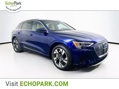 2022 Audi e-tron Premium Plus