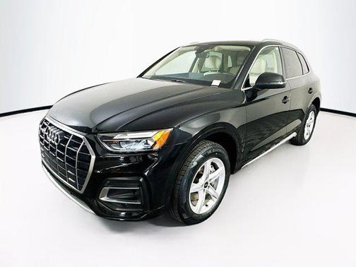 Mythos Black Metallic 2023 Audi Q5 40 Premium