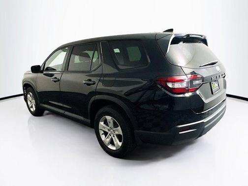 2023 Honda Pilot 2WD LX