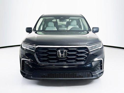 2023 Honda Pilot 2WD LX