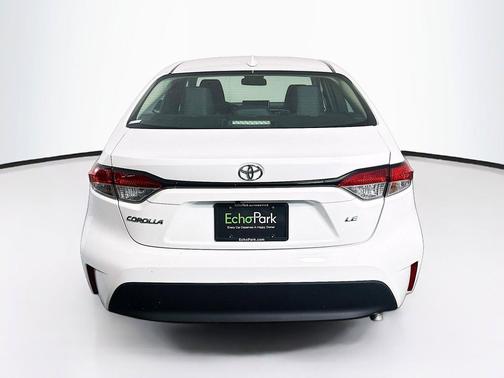 Ice Cap 2024 Toyota Corolla LE