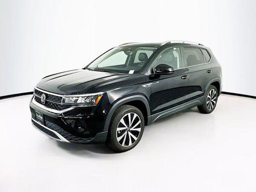 Deep Black Pearl 2023 Volkswagen Taos 1.5T SE
