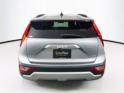 2023 Kia Niro LX