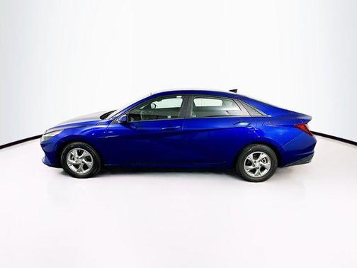 2021 Hyundai ELANTRA SE