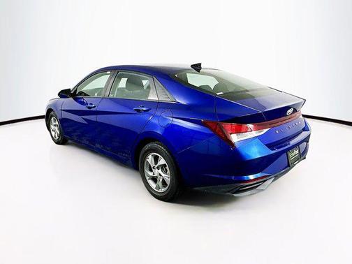 2021 Hyundai ELANTRA SE