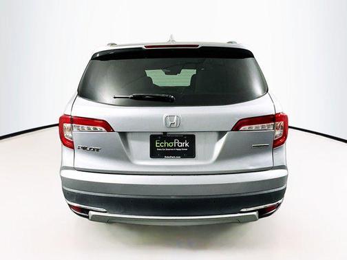 2019 Honda Pilot Touring 8-Passenger