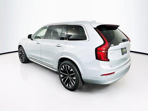 2025 Volvo XC90 B6 Plus 7-Seater