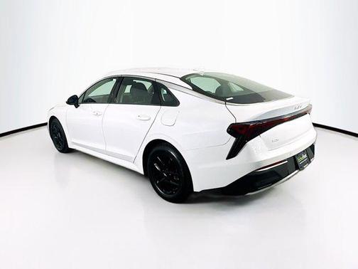 Snow White Pearl 2025 Kia K5 LXS