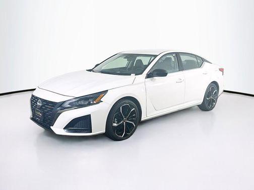 2024 Nissan Altima SR FWD