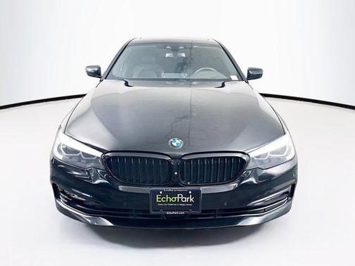 2018 BMW 530 530i