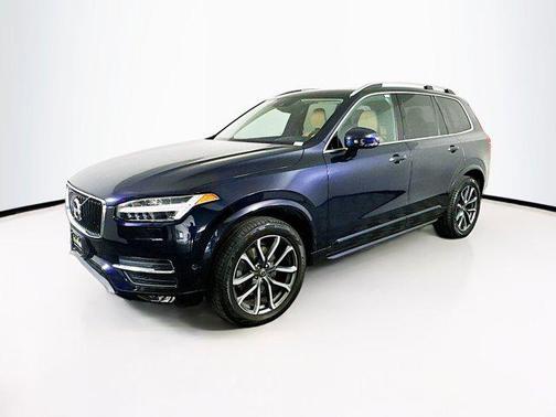 2016 Volvo XC90 T6 Momentum