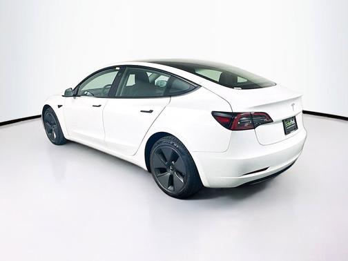 Pearl White Multi-Coat 2023 Tesla Model 3 Standard Range