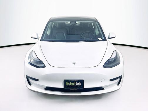 Pearl White Multi-Coat 2023 Tesla Model 3 Standard Range