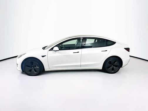Pearl White Multi-Coat 2023 Tesla Model 3 Standard Range