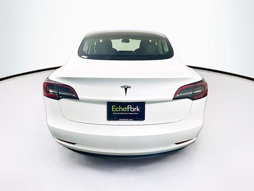 Pearl White Multi-Coat 2023 Tesla Model 3 Standard Range