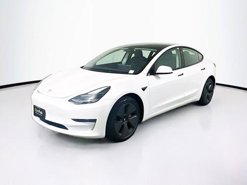 Pearl White Multi-Coat 2023 Tesla Model 3 Standard Range