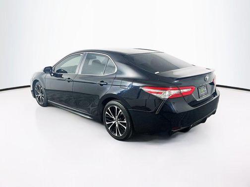 Midnight Black Metallic 2018 Toyota Camry SE