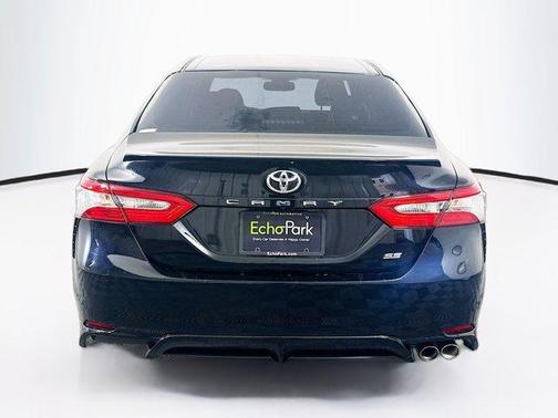 Midnight Black Metallic 2018 Toyota Camry SE