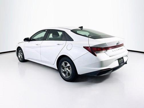 2021 Hyundai ELANTRA SE