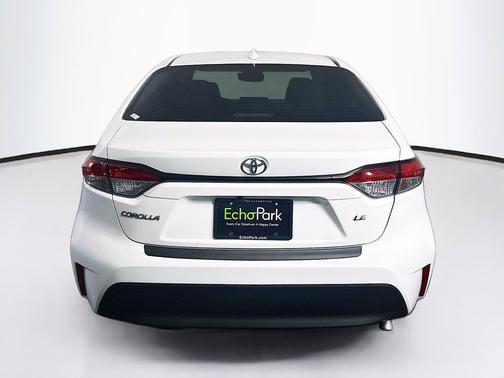 Ice Cap 2025 Toyota Corolla LE
