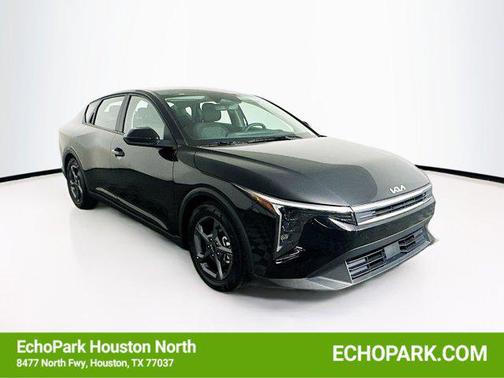 Aurora Black Pearl 2025 Kia K4 LXS