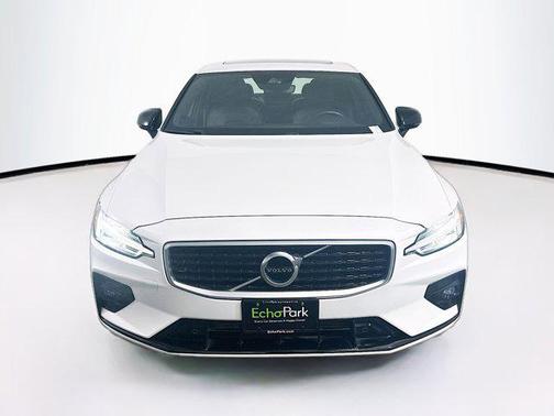 2020 Volvo S60 T5 R-Design