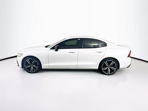 2020 Volvo S60 T5 R-Design