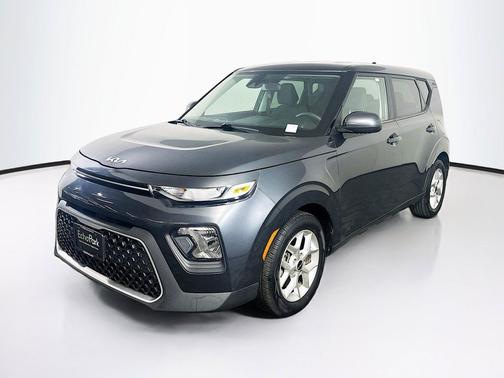Gravity Gray 2022 Kia Soul LX