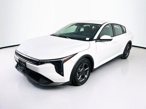 Snow White Pearl 2025 Kia K4 LXS