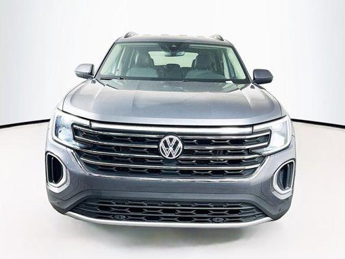 2025 Volkswagen Atlas 2.0T SE w/Technology 4MOTION