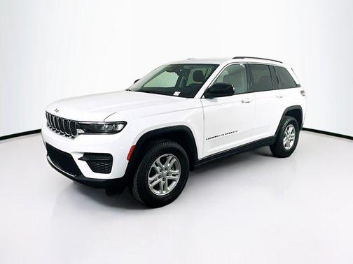 2022 Jeep Grand Cherokee Laredo