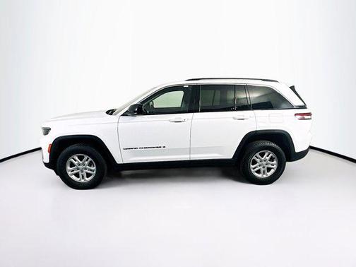 2022 Jeep Grand Cherokee Laredo